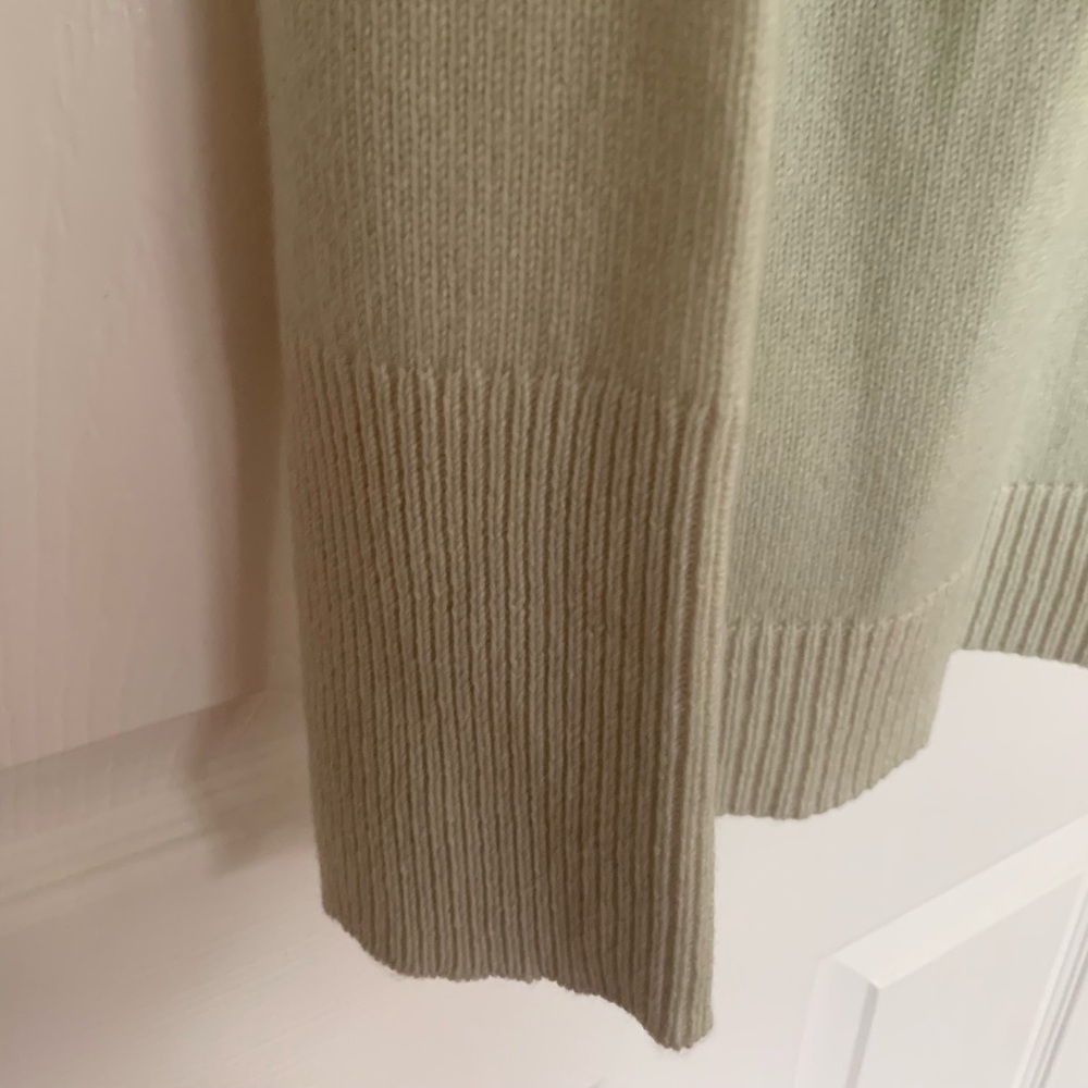 NWT Todd & Duncan Cashmere Sweater: Mint, V-Neck, Side Slits, M - Picture 12 of 16